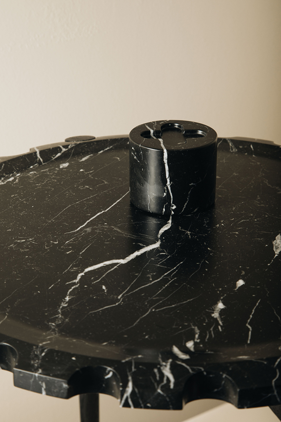 CLOCK NERO MARQUINA image 3 | Marble Side Tables | MAAMI HOME 