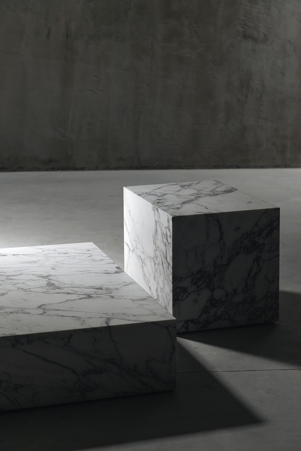 EDGE H ARABESCATO image 1 | Marble Side Tables | MAAMI HOME 