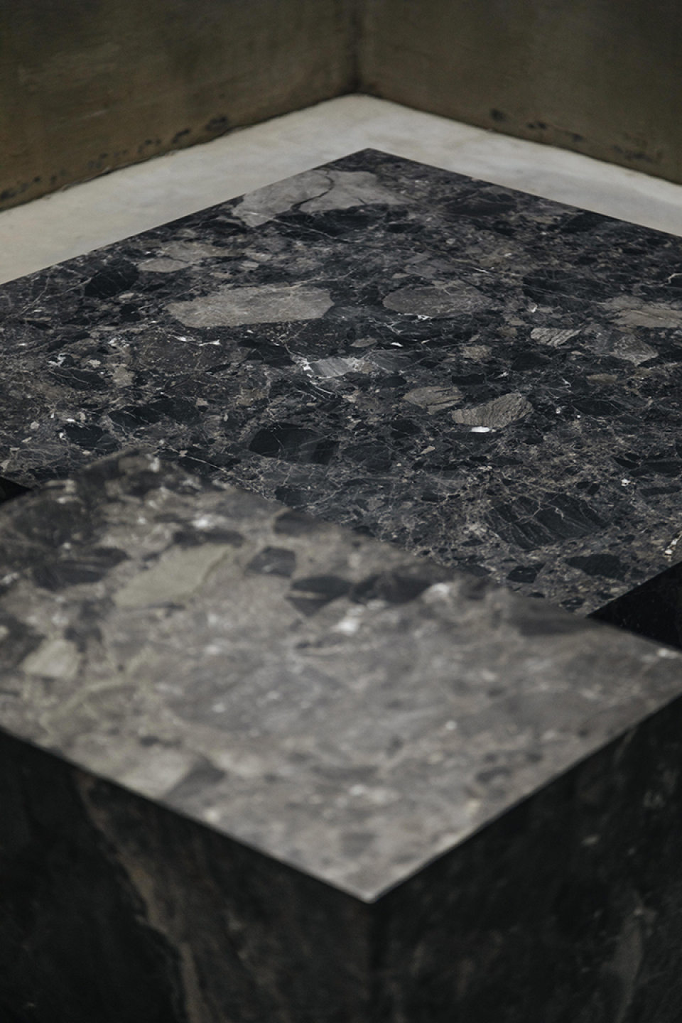 EDGE L GRIS ALVITO image 4 | Marble Coffee Tables | MAAMI HOME 