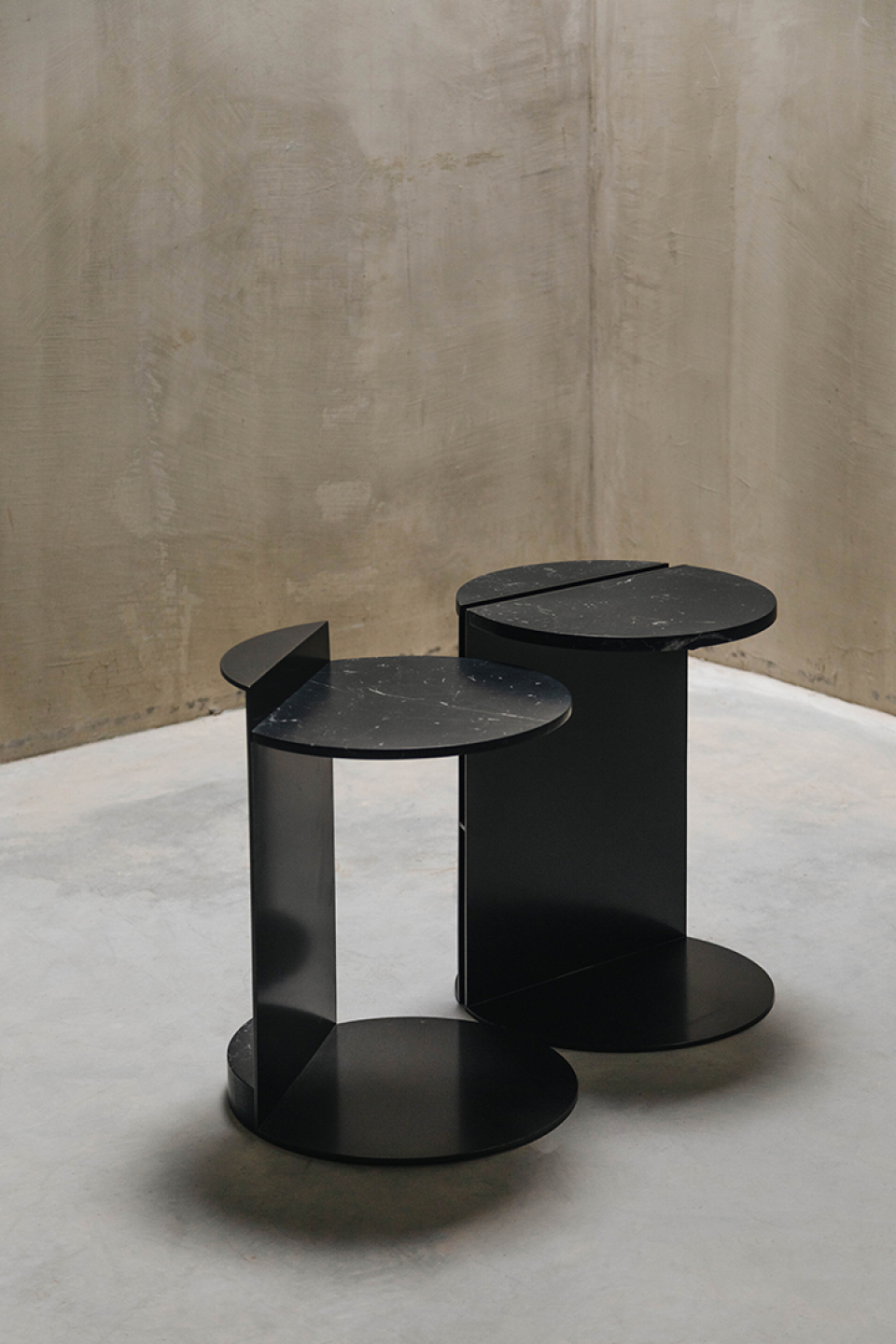 HALF NERO MARQUINA image 0 | Marble Side Tables | MAAMI HOME 