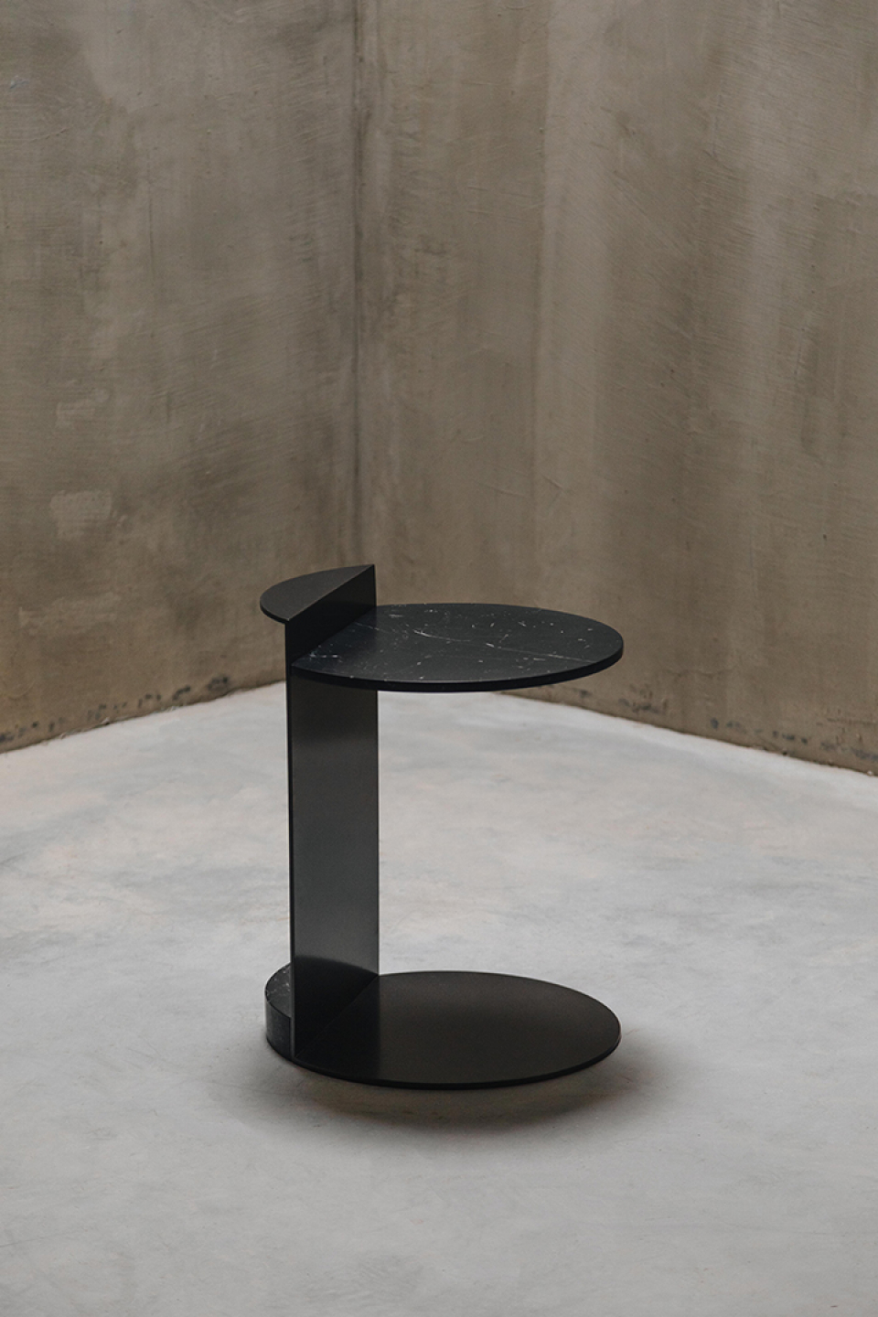 LINEA NERO MARQUINA image 1 | Marble Side Tables | MAAMI HOME 