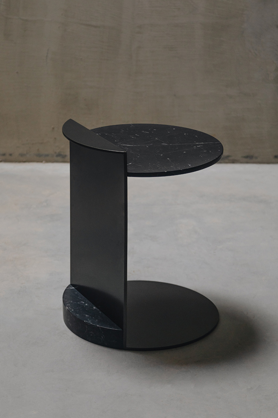 LINEA NERO MARQUINA image 0 | Marble Side Tables | MAAMI HOME 