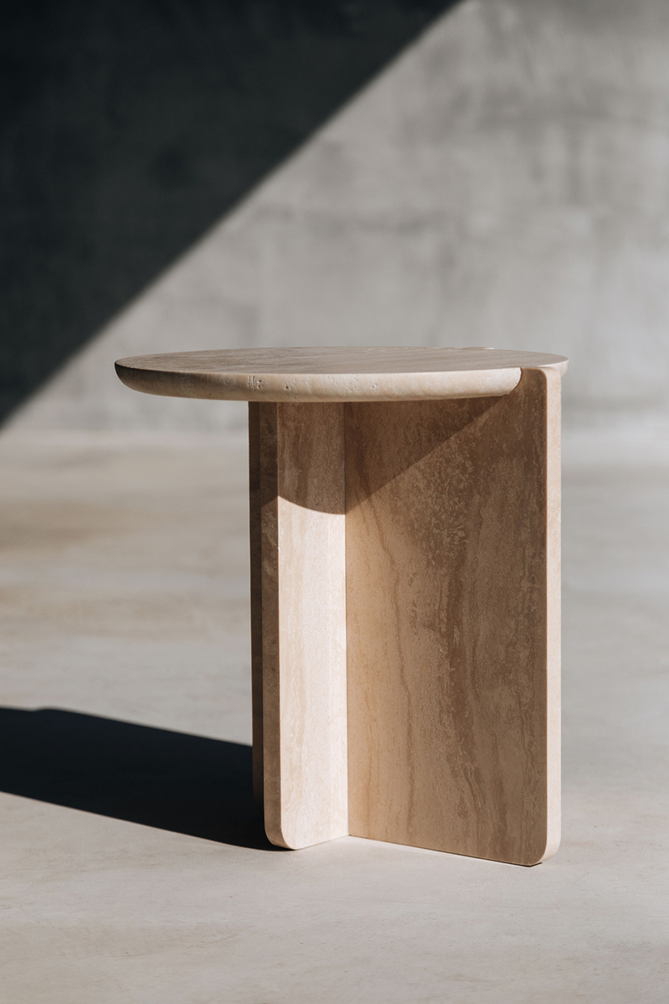 NOTCH TRAVERTINE image 3 | Marble Side Tables | MAAMI HOME 