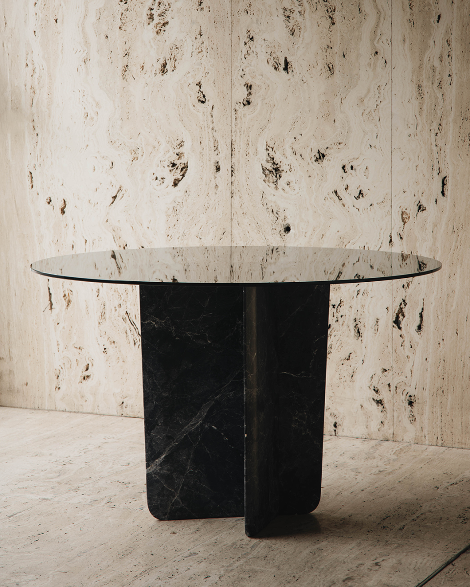 QUINA DINING SPIDER GREY image 1 | Marble Dining Tables | MAAMI HOME 
