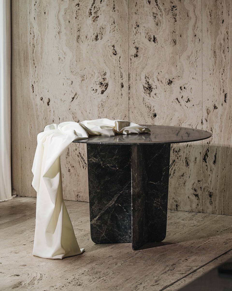 QUINA DINING SPIDER MARBLE image 1 | Marble Dining Tables | MAAMI HOME 
