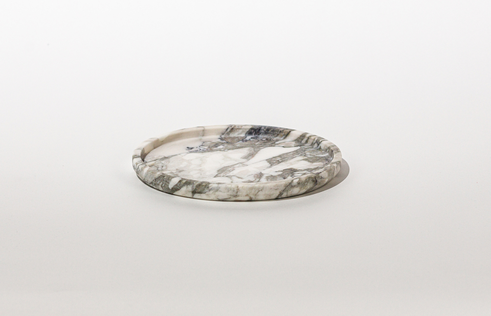 ROUND PLATE ARABESCATO image 2 | Marble Accessories | MAAMI HOME 