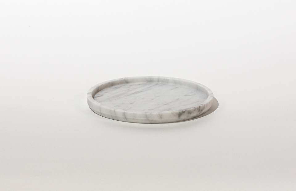 ROUND PLATE CARRARA image 1 | Marble Accessories | MAAMI HOME 