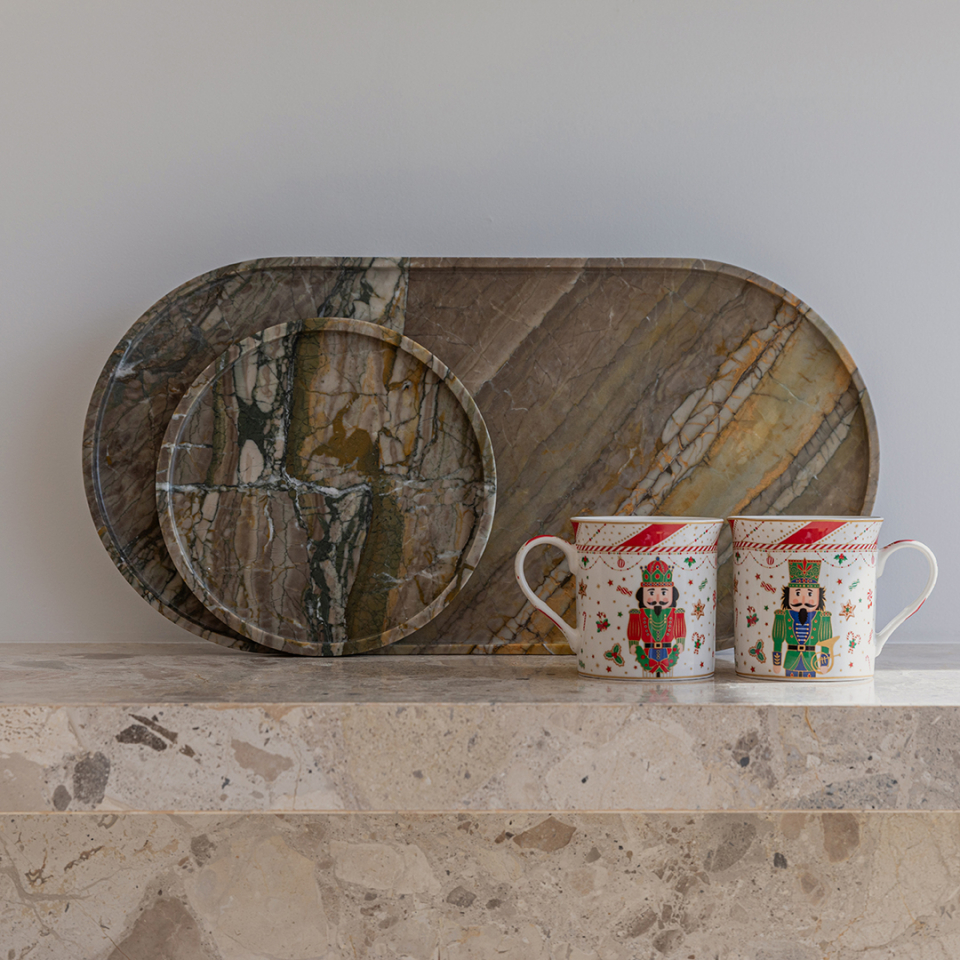 ROUND PLATE POCAHONTAS image 2 | Marble Accessories | MAAMI HOME 