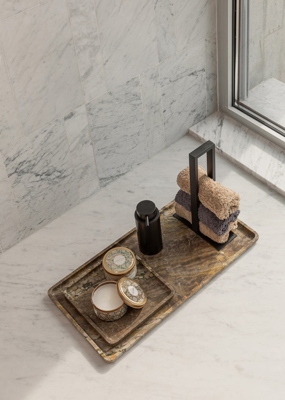 SQUARE TRAY POCAHONTAS image 2 | Marble Accessories | MAAMI HOME 