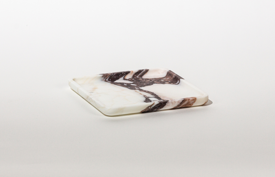 SQUARE PLATE CALACATTA VIOLA image 1 | Marble Accessories | MAAMI HOME 