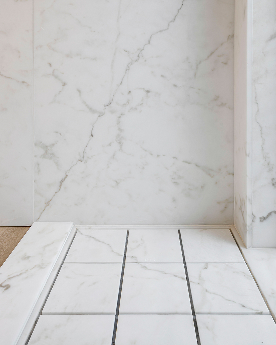 TILED image 1 | Marble Base de Duche | MAAMI HOME 